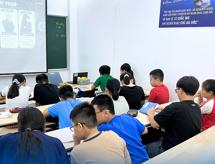 Hình Ảnh Các Con Chăm Chú Trong Giờ Học Hè Tại NQH