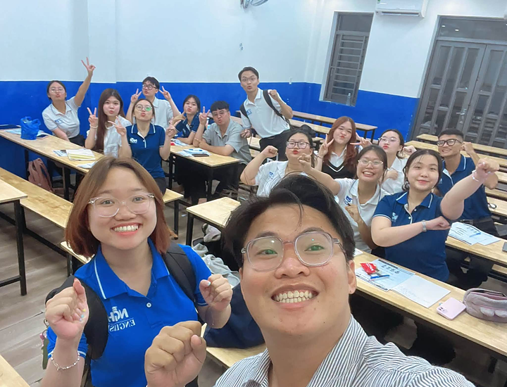 Hình Ảnh Giáo Viên Và Trợ Giảng NQH Sau Buổi Đào Tạo Chuyên Môn
